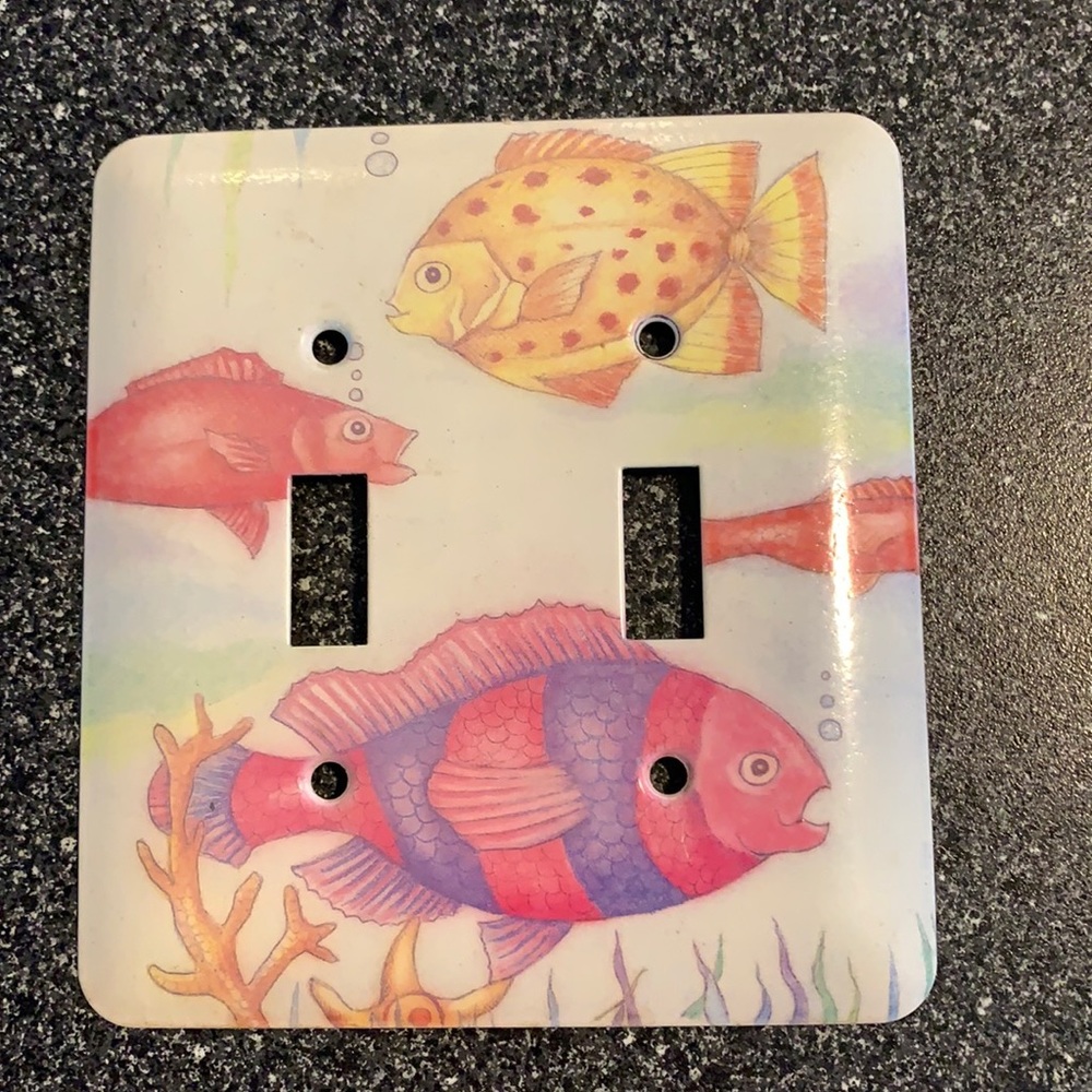 Fish light switch plate